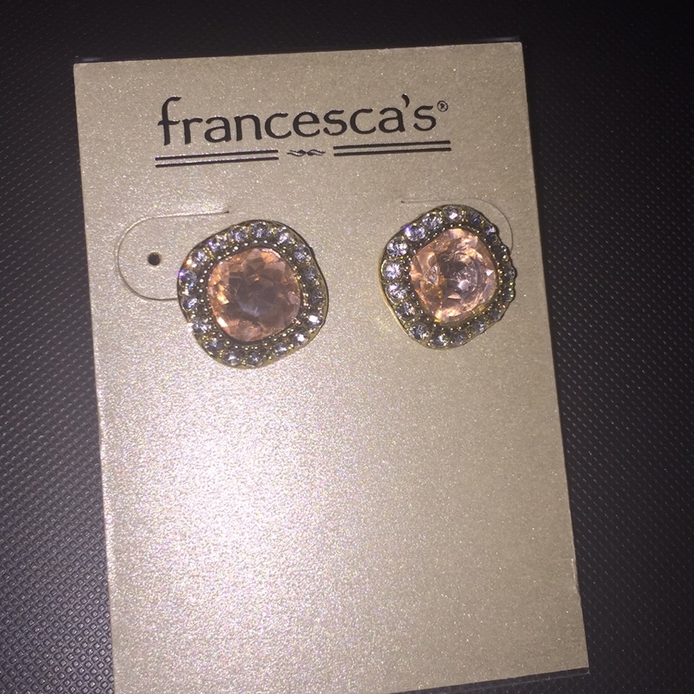 stud earrings/ NEVER WORN BRAND NEW